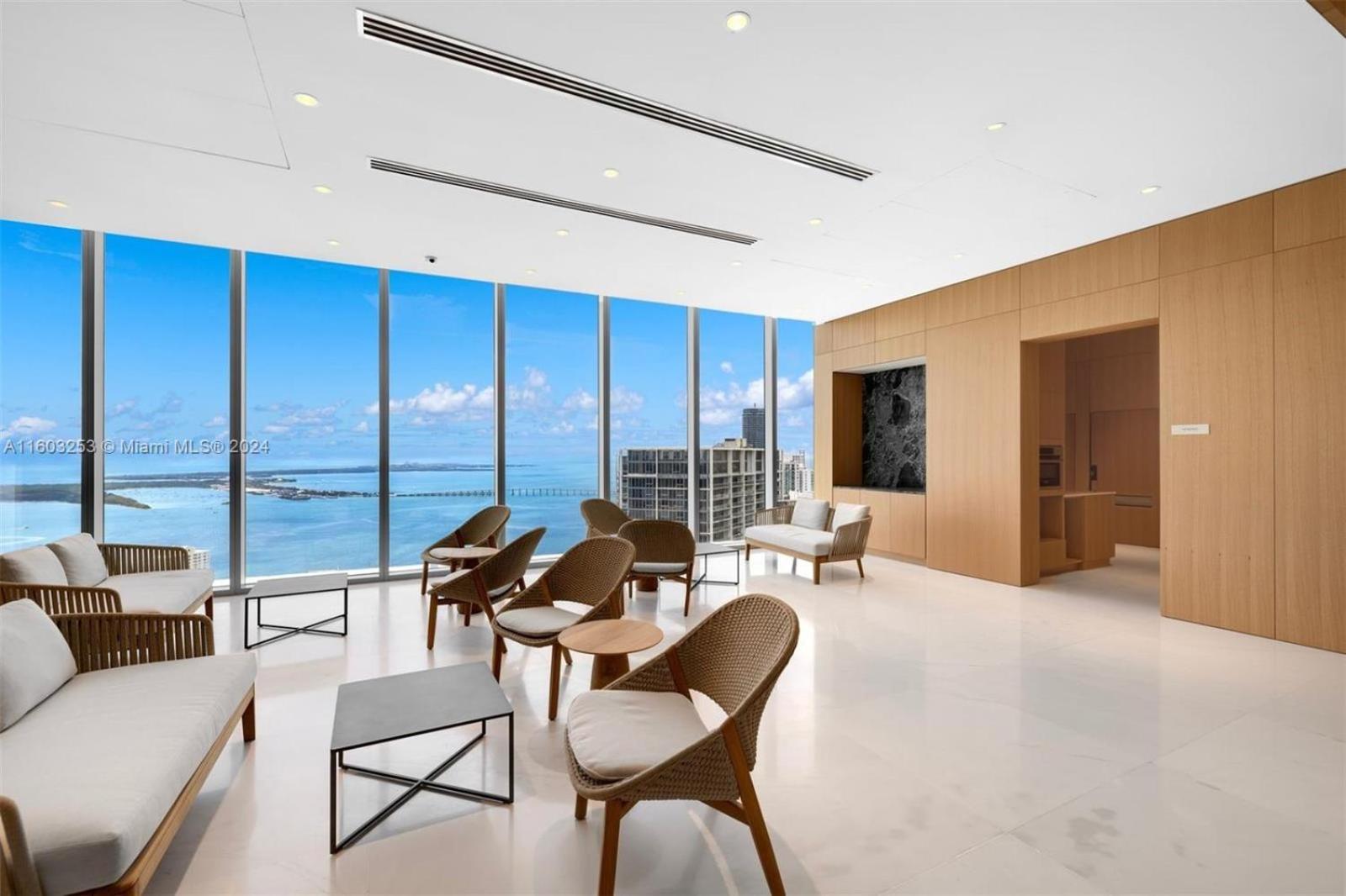Apartment Aston Martin Tower *