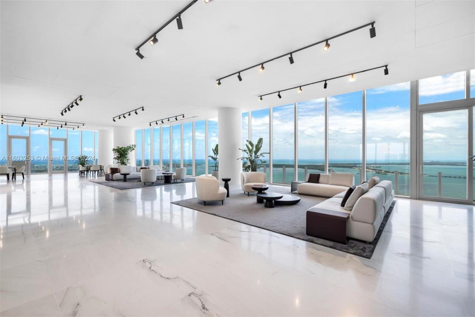 Appartamento Aston Martin Tower